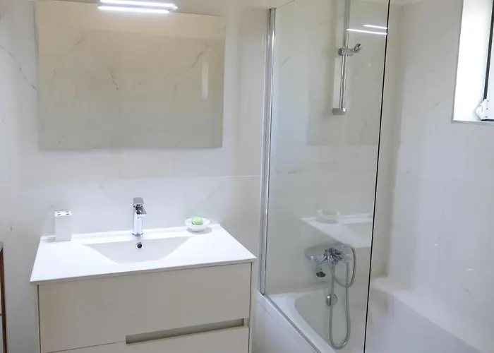 Encosta Oliveiras 49d شقة